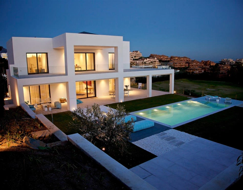 Villa for sale in Benahavis