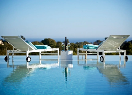 Villa for sale in Benahavis