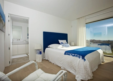 Villa for sale in Benahavis