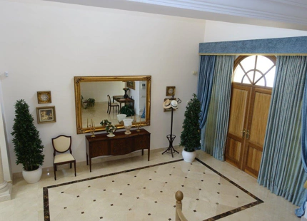 Villa for long term rent in Benahavis