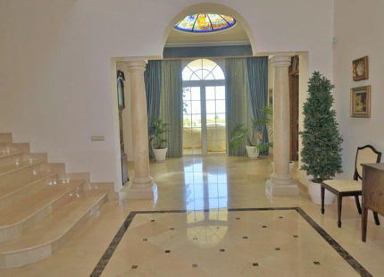 Villa for long term rent in Benahavis