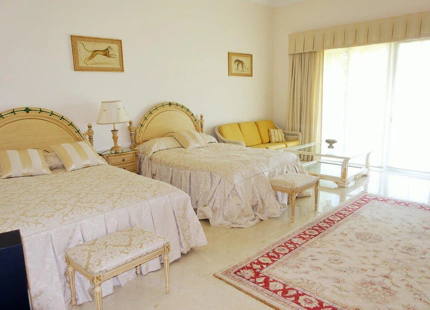 Villa for long term rent in Benahavis