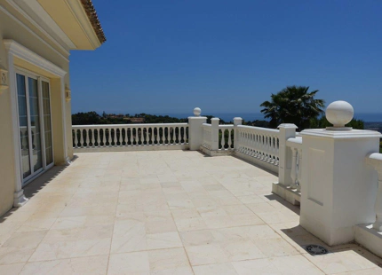 Villa for long term rent in Benahavis