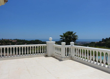 Villa for long term rent in Benahavis
