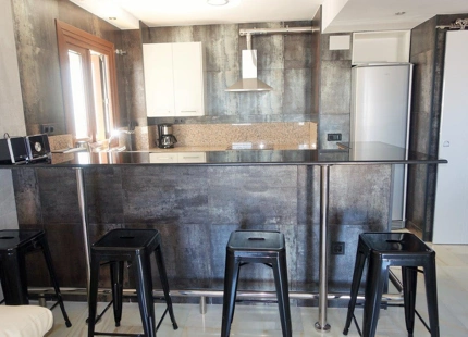 Apartamento de lujo en primera línea de playa con vistas al mar y al puerto en Puerto Banús, Marbella
