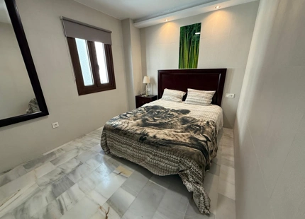 Apartamento de lujo en primera línea de playa con vistas al mar y al puerto en Puerto Banús, Marbella