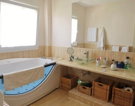 Villa for sale in La Quinta, Benahavis