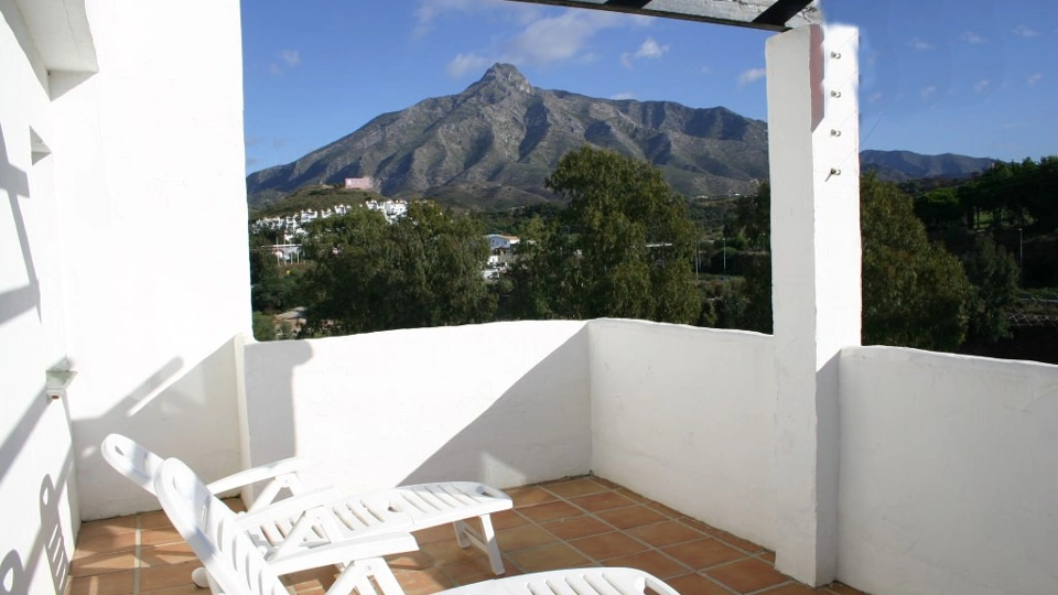 Penthouse for long term rent in Nueva Andalucia, Marbella