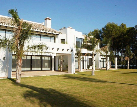 Villa for sale in Guadalmina Baja, San Pedro de Alcantara