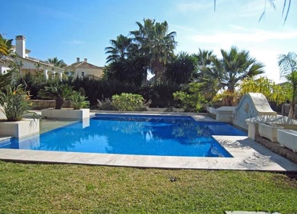 Villa for sale in Las Chapas, Marbella East
