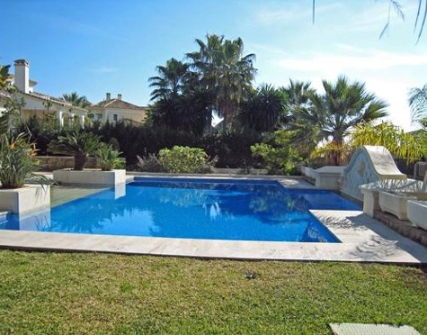 Villa for sale in Las Chapas, Marbella Este