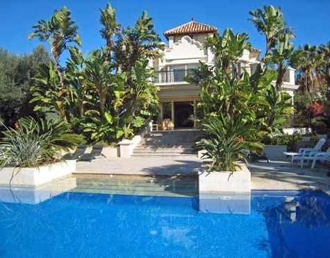 Villa for short term rent in Las Chapas, Marbella East