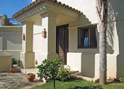 Villa for sale in Las Chapas, Marbella East