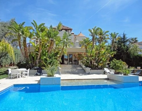 Villa for sale in Las Chapas, Marbella Este