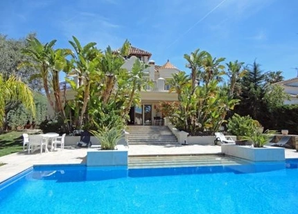 Villa for sale in Las Chapas, Marbella East