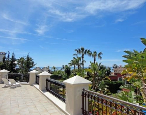 Villa for sale in Las Chapas, Marbella Este