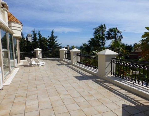 Villa for sale in Las Chapas, Marbella Este
