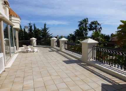 Villa for sale in Las Chapas, Marbella East