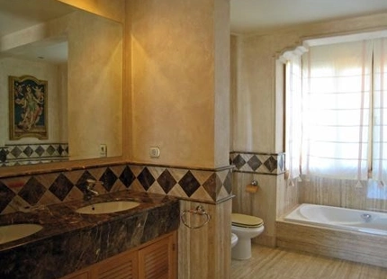 Villa for sale in Las Chapas, Marbella East