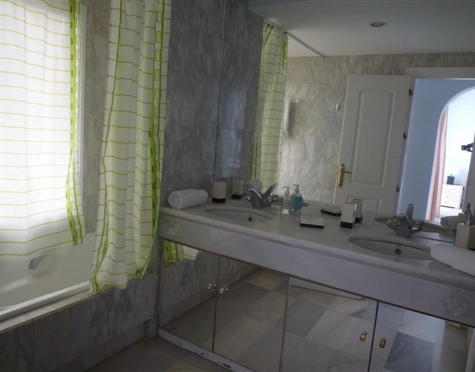 Ground Floor Apartment for short term rent in Estepona