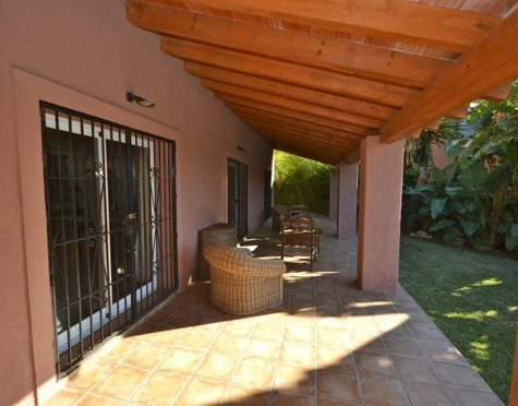 Villa en alquiler a corta temporada en Atalaya, Estepona East
