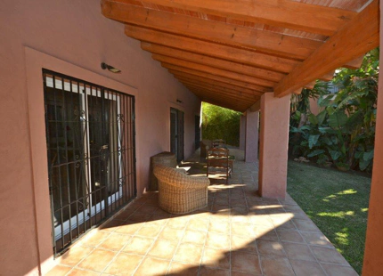 Villa en alquiler larga temporada en Atalaya, Estepona Este