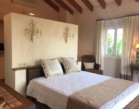 Villa en alquiler a corta temporada en Atalaya, Estepona East