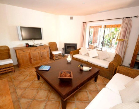 Villa en alquiler a corta temporada en Atalaya, Estepona East
