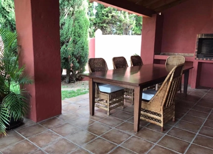Villa en alquiler larga temporada en Atalaya, Estepona Este