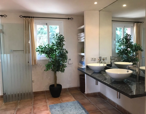 Villa en alquiler a corta temporada en Atalaya, Estepona East