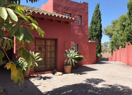 Villa en alquiler larga temporada en Atalaya, Estepona Este