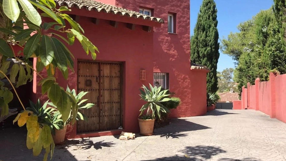 Villa en alquiler larga temporada en Atalaya, Estepona Este
