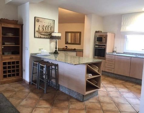 Villa en alquiler a corta temporada en Atalaya, Estepona East