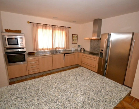 Villa en alquiler a corta temporada en Atalaya, Estepona East