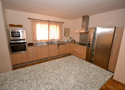 Villa en alquiler larga temporada en Atalaya, Estepona Este
