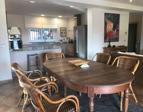Villa en alquiler a corta temporada en Atalaya, Estepona East