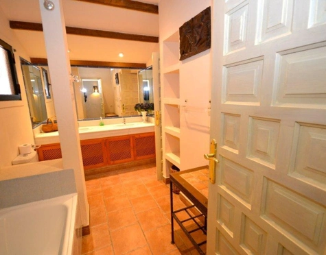 Villa en alquiler a corta temporada en Atalaya, Estepona East