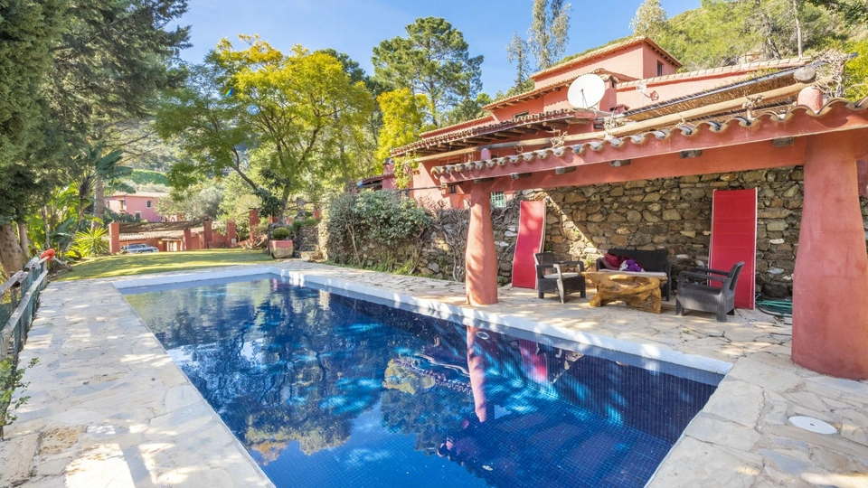 Finca en venta en Benahavis