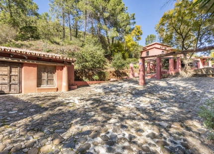 Finca en venta en Benahavis