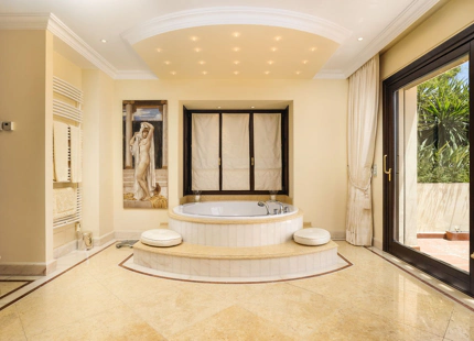 Villa en venta en Marbella Hill Club, Marbella Golden Mile