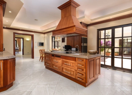 Villa en venta en Marbella Hill Club, Marbella Golden Mile