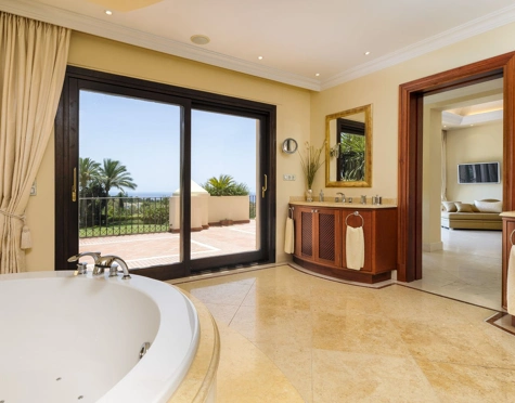 Villa en venta en Marbella Hill Club, Marbella Golden Mile