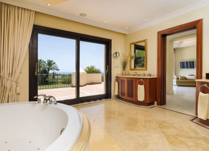 Villa en venta en Marbella Hill Club, Marbella Golden Mile