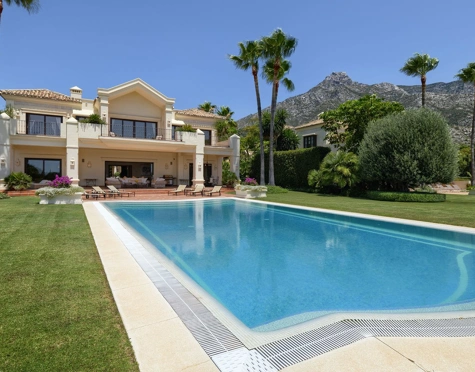 Villa en venta en Marbella Hill Club, Marbella Golden Mile