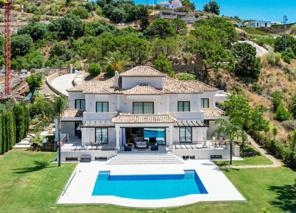 Villa for sale in Benahavis