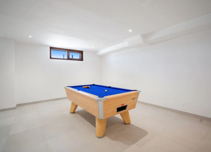 Villa for sale in Benahavis