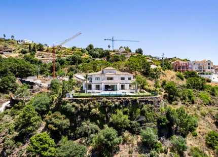 Villa for sale in Benahavis
