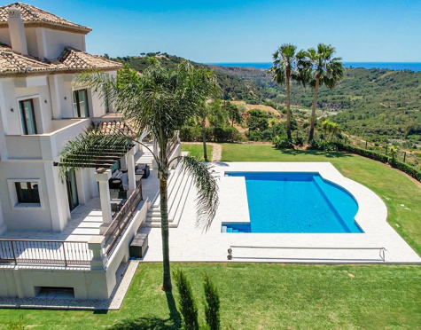 Villa for sale in Benahavis