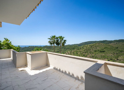 Villa for sale in Benahavis