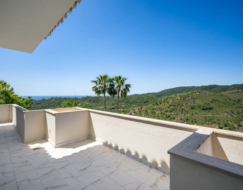 Villa for sale in Benahavis
